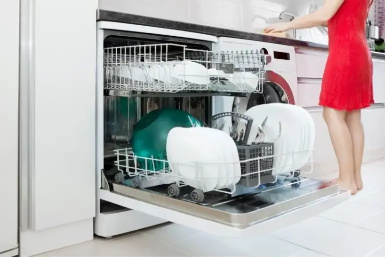 Bulaşık Makinesi Nasıl Temizlenir? En Pratik 2 Yöntem